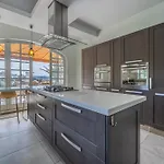 Azure Dream: Lux 4-bed With Pool, Sea View & Garage Mellieħa