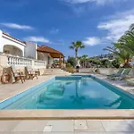 Azure Dream: Lux 4-bed With Pool, Sea View & Garage