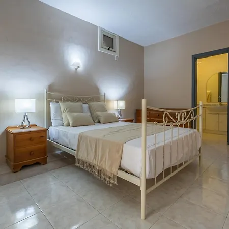 Villa Azure Dream: Lux 4-bed With Pool, Sea View & Garage