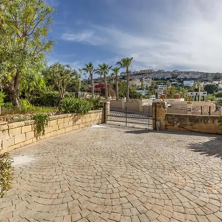 Villa Azure Dream: Lux 4-bed With Pool, Sea View & Garage *