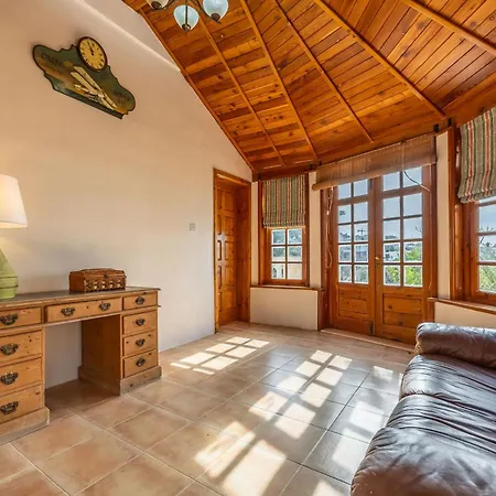 Azure Dream: Lux 4-bed With Pool, Sea View & Garage Mellieħa