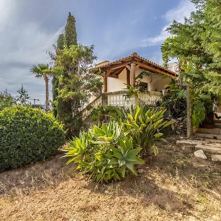 Azure Dream: Lux 4-bed With Pool, Sea View & Garage