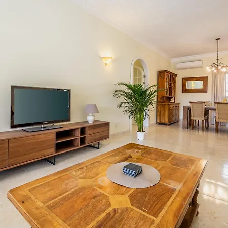 Azure Dream: Lux 4-bed With Pool, Sea View & Garage