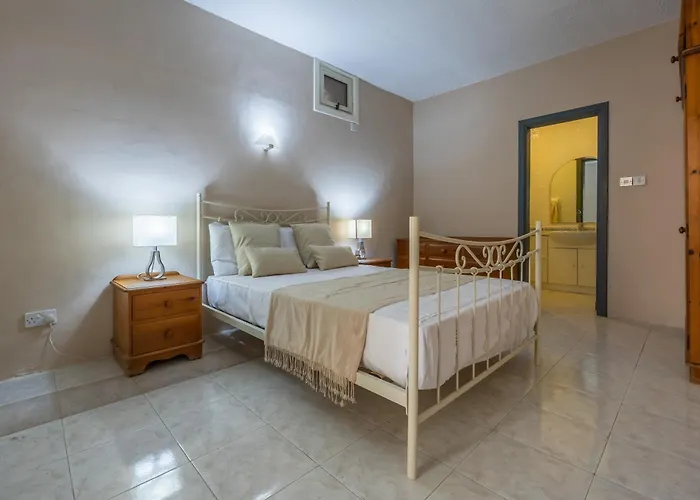 Villa Azure Dream: Lux 4-bed With Pool, Sea View & Garage