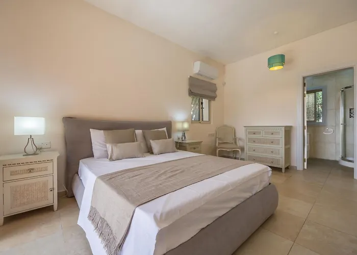 Villa Azure Dream: Lux 4-bed With Pool, Sea View & Garage Mellieħa