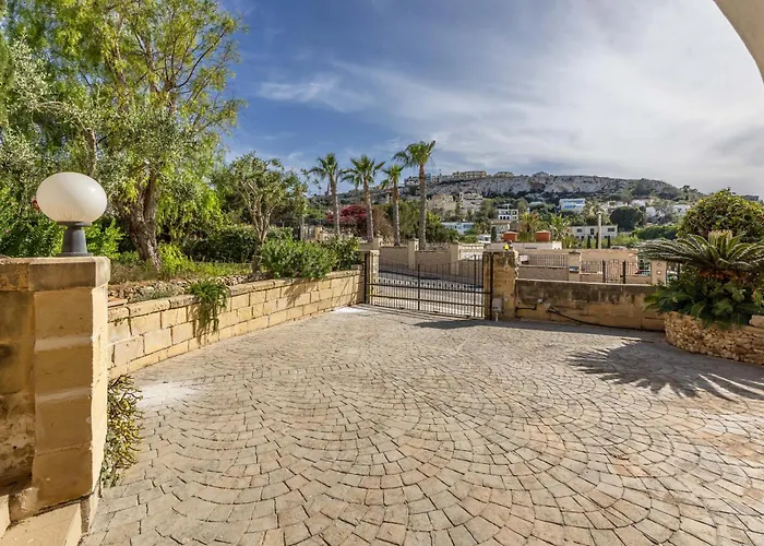 Villa Azure Dream: Lux 4-bed With Pool, Sea View & Garage *