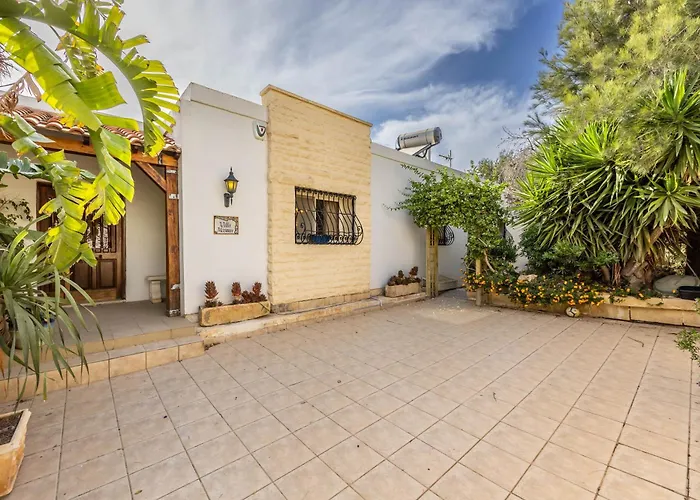 Azure Dream: Lux 4-bed With Pool, Sea View & Garage Villa Mellieħa