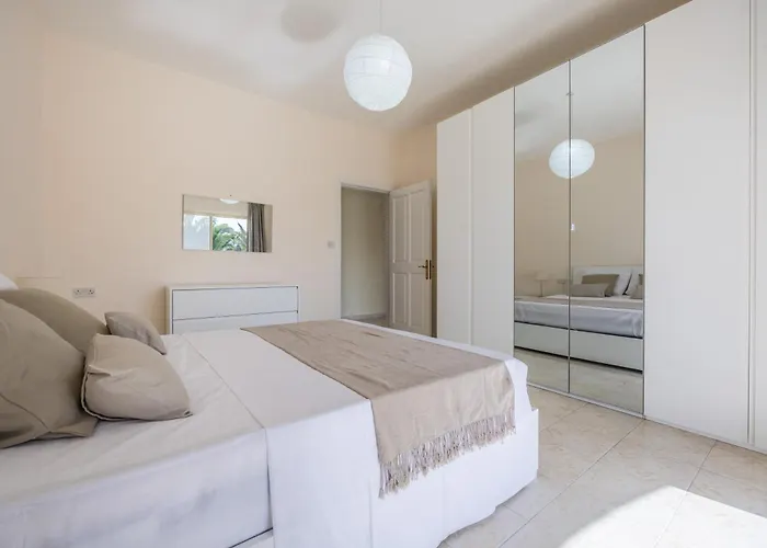 Villa Azure Dream: Lux 4-bed With Pool, Sea View & Garage Mellieħa